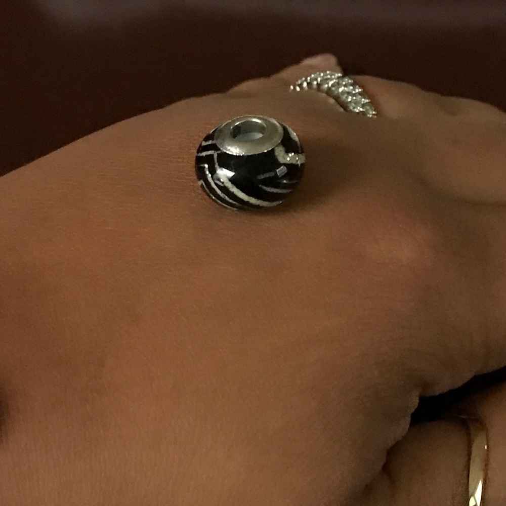 Diamond swirl charm